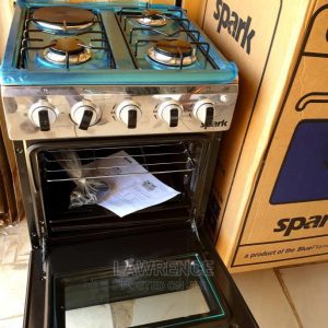 Spark Cooker 3gas burners and 1electric plate
